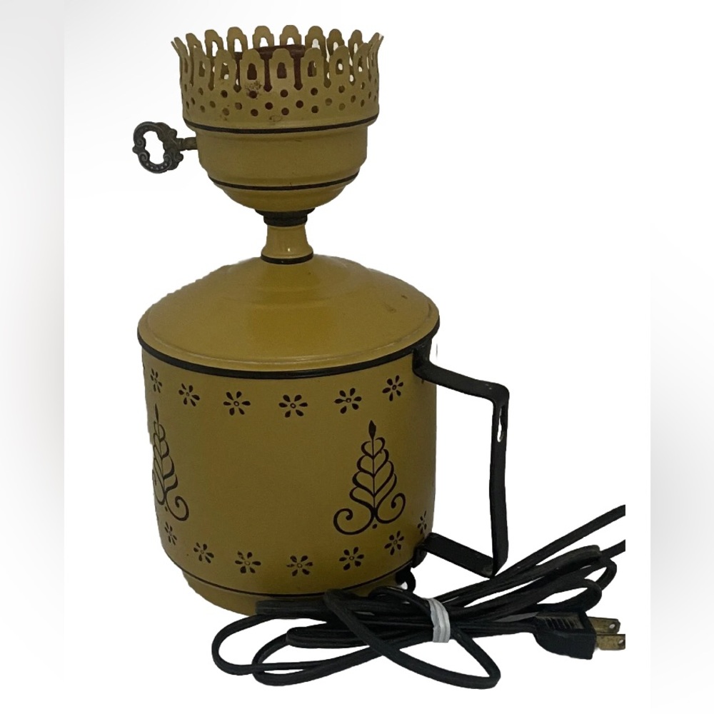Vintage Metal Mustard Toleware Keystone Table Lamp MCM stencil tin arm hangs